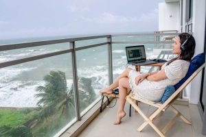 Digital Nomad Desk Setup: The 7-Pound Office That Doesn’t Suck